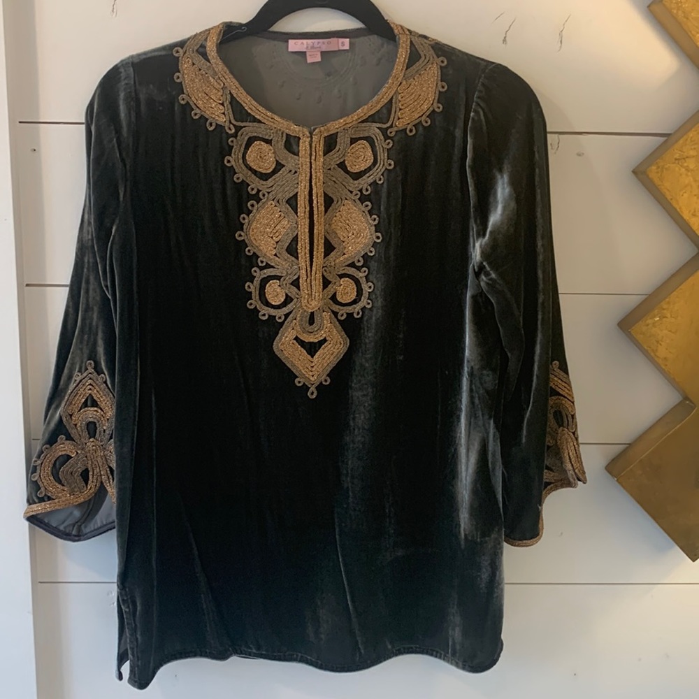 Calypso St Barth embroidered charcoal embroidered tunic. Size S. EUC.
